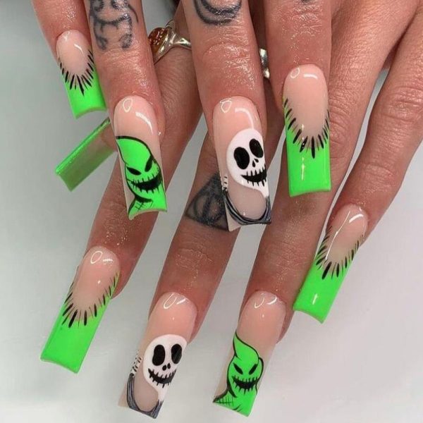 New Halloween Fake Nails Patch Black Almond Coffin Head Artificial Nail Tips Pumpkin Spider Ghost Printed Press on Nail for Girl Cheap